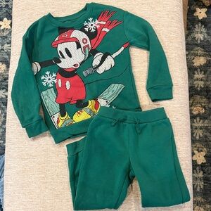Disney Green Set with Mickey Ski Design